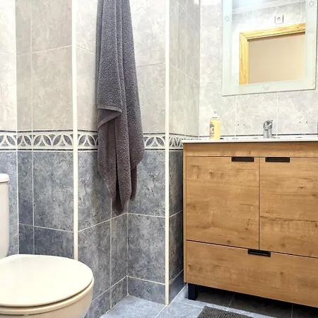 Amplio Piso De 3 Cerca De La Playa Arenal