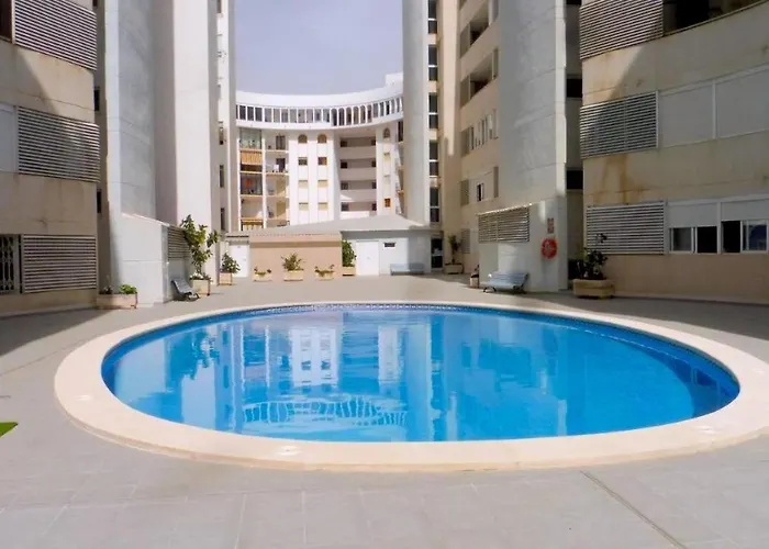 Amplio Piso De 3 Cerca De La Playa Arenal *