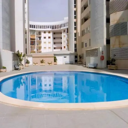 Amplio Piso De 3 Cerca De La Playa Arenal *